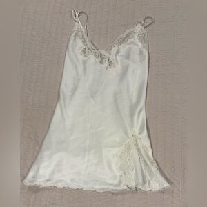 Victoria’s Secret Elegant White Lace Trim Nightgown